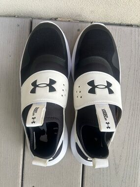Under Armour MENS Black and White Slip-On Athletic Shoes